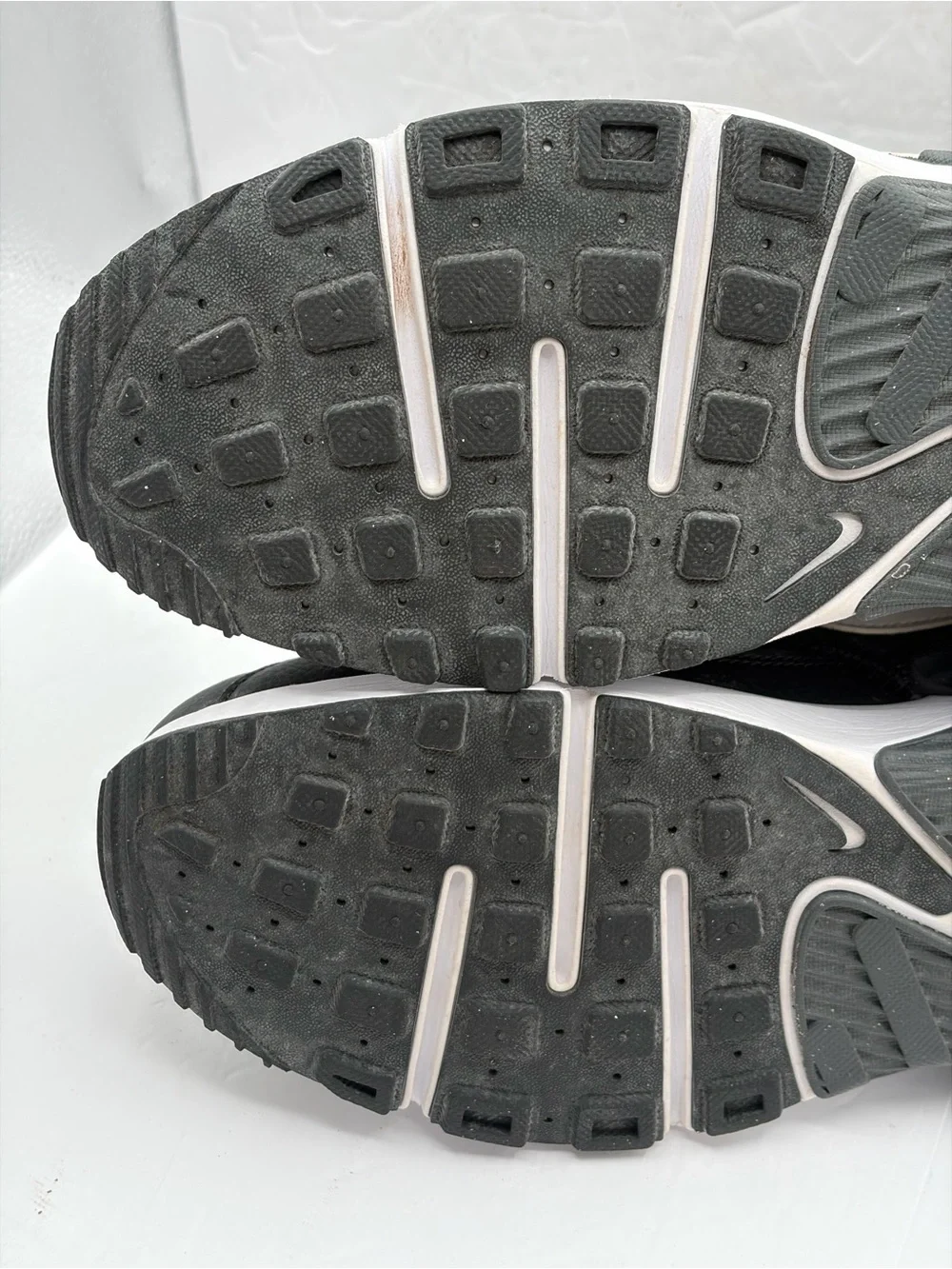 Nike Air Max Excee Sneakers Black And White Size 11 Medium Width Men’s Sneaker
